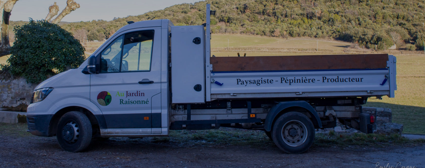 camion de l'entreprise au jardin raisonné