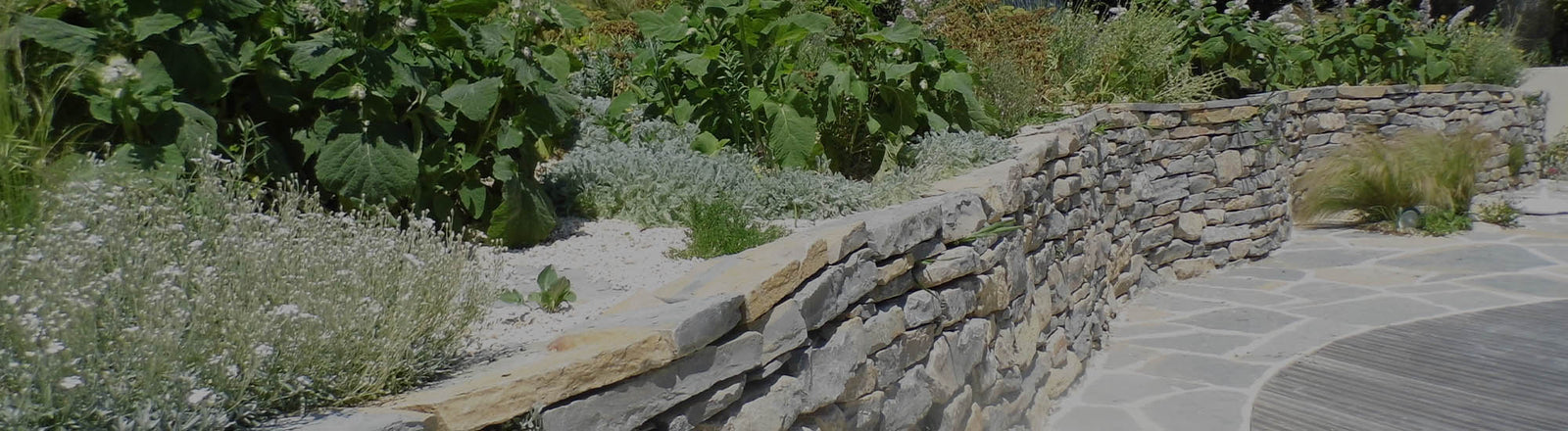 Aménagement extérieur à Thoiras dans les Cévennes